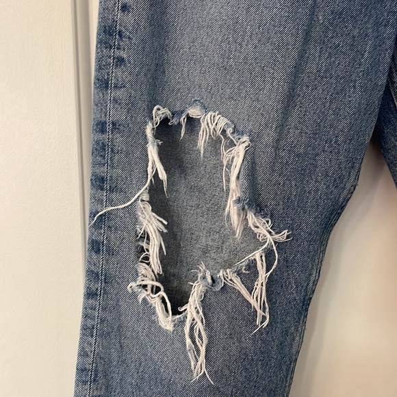 AGOLDE size 28 Fen distressed jean - Picture 2 of 7